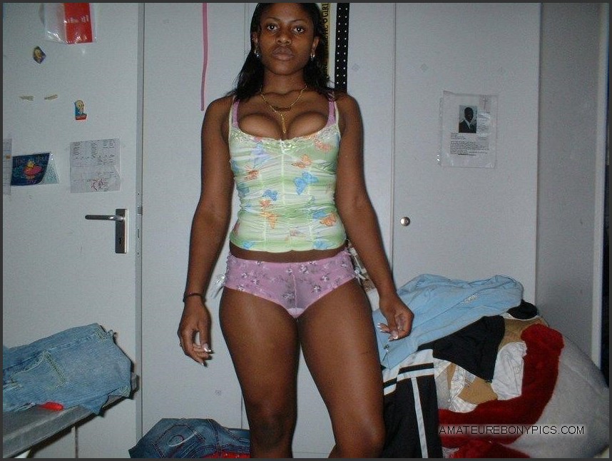 Hot Amateur Ebony Sex - Nice photo gallery of an amateur sexy hot ebony. Picture #1